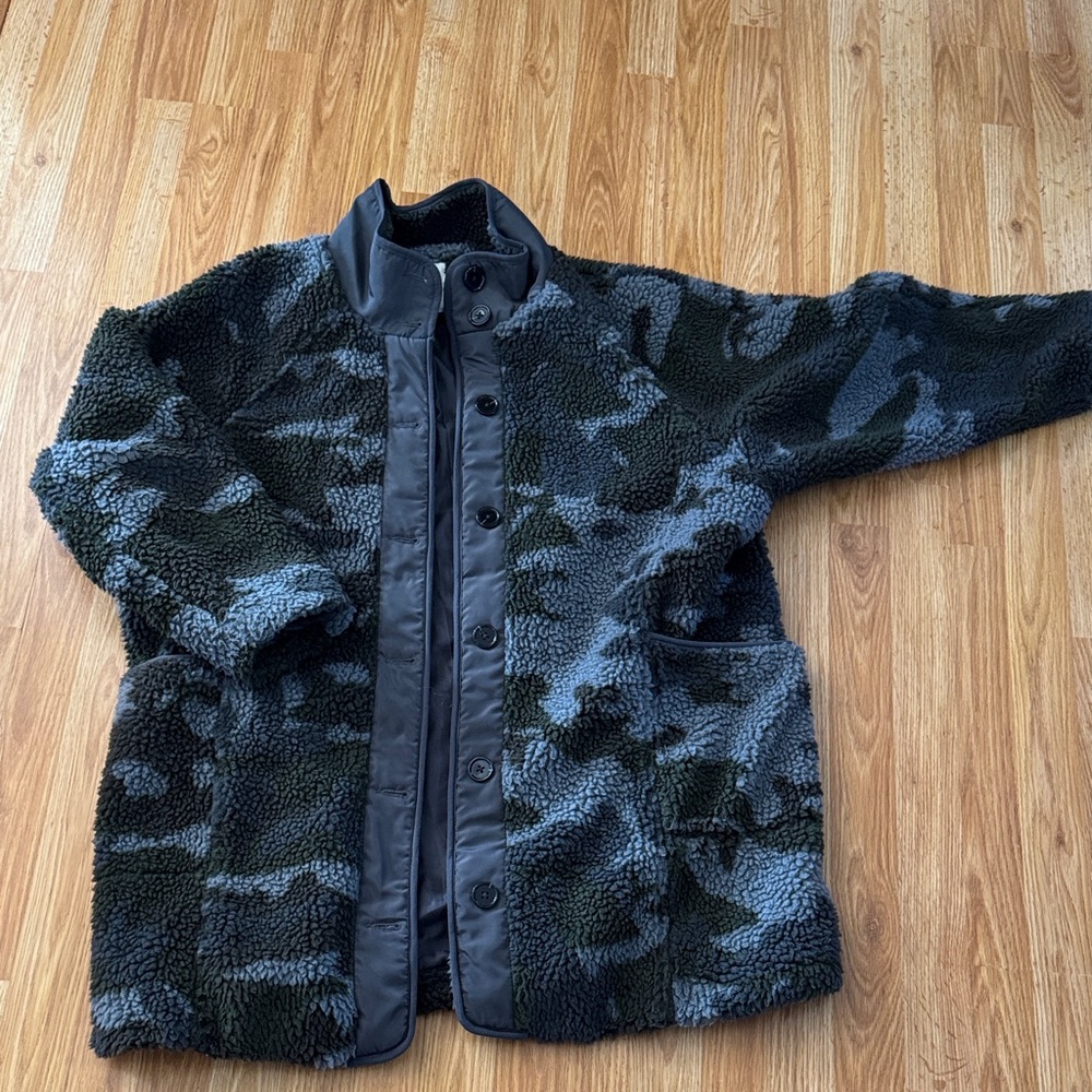 Women’s Black & Gray Sherpa Fleece Jacket